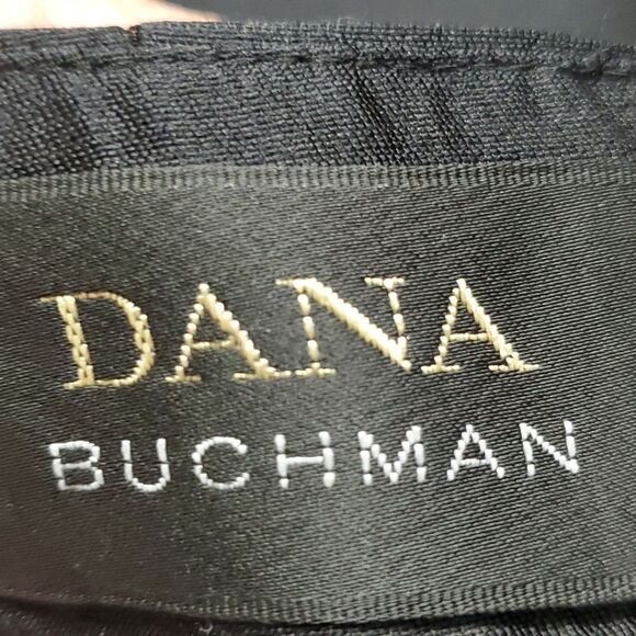 Dana Buchman, black 2 pcs suit, size 6 beautiful bead work. silk, Top med. - Picture 8 of 17